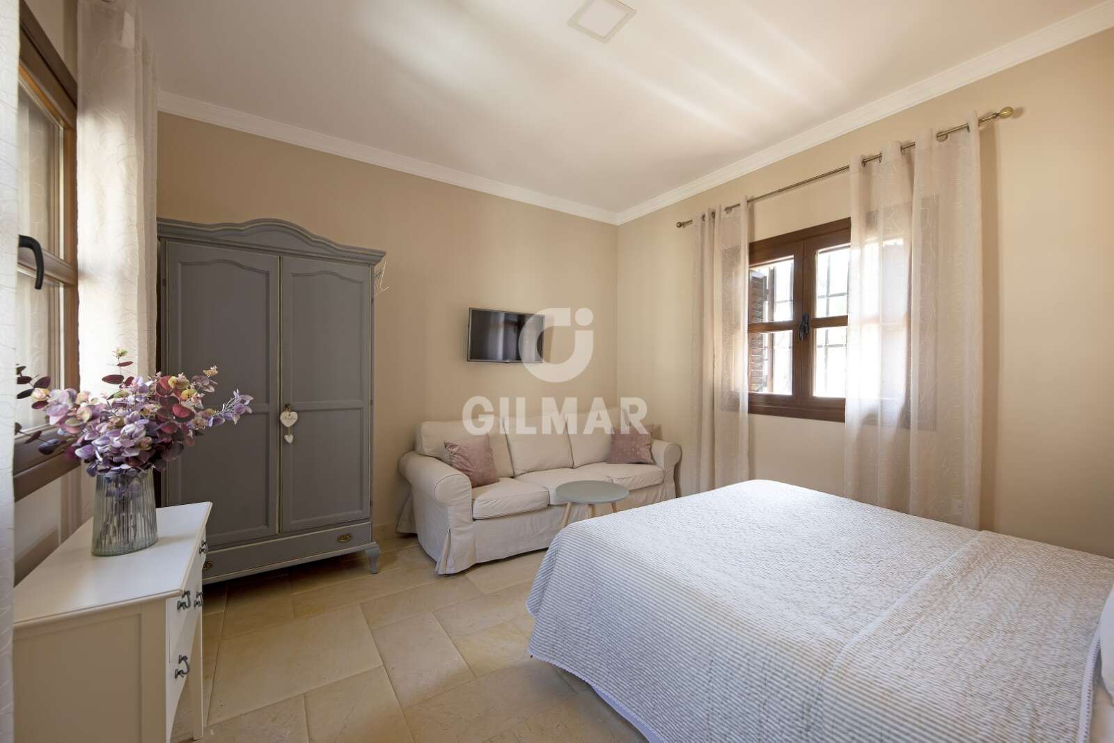 Property slider Gilmar