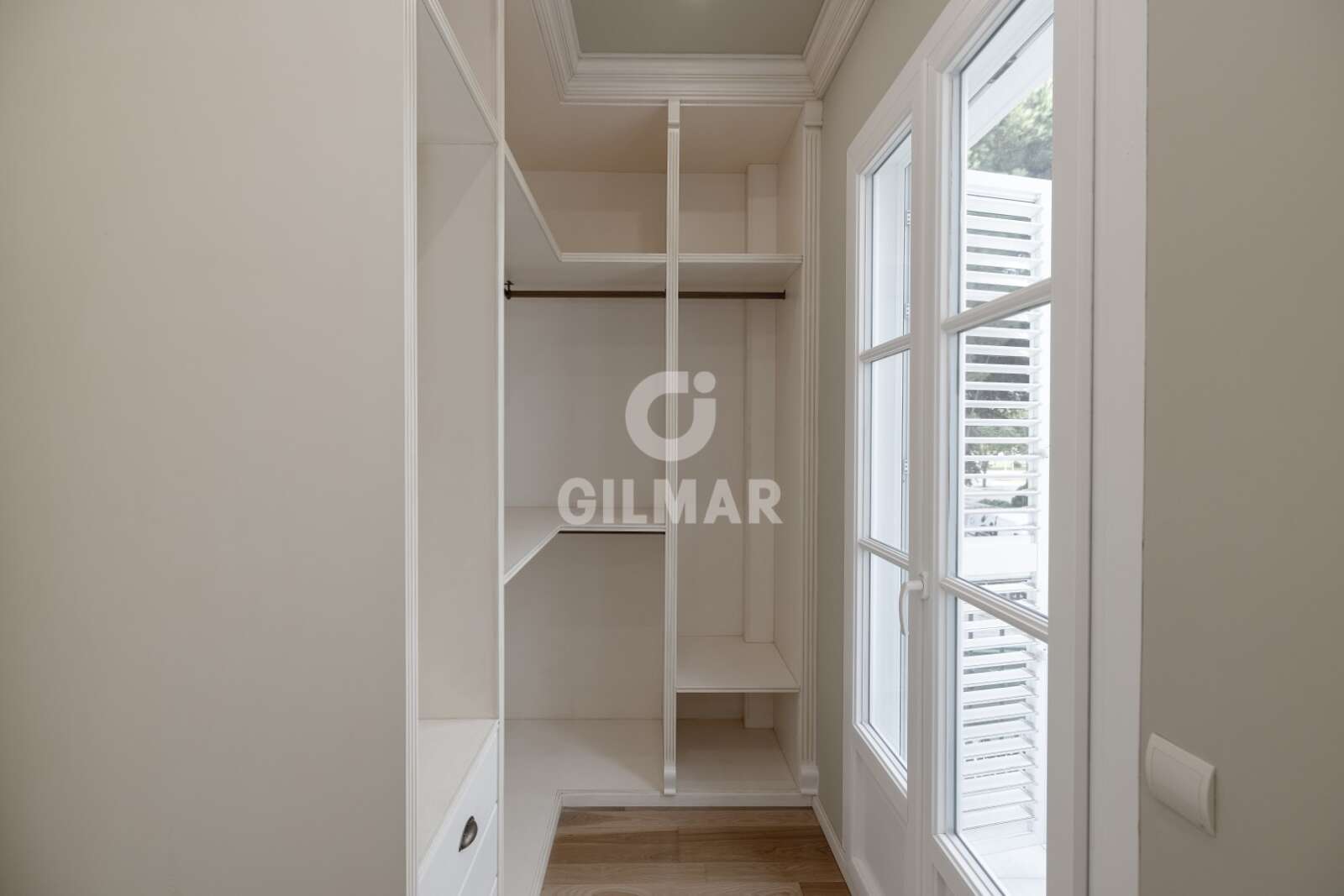 Property slider Gilmar