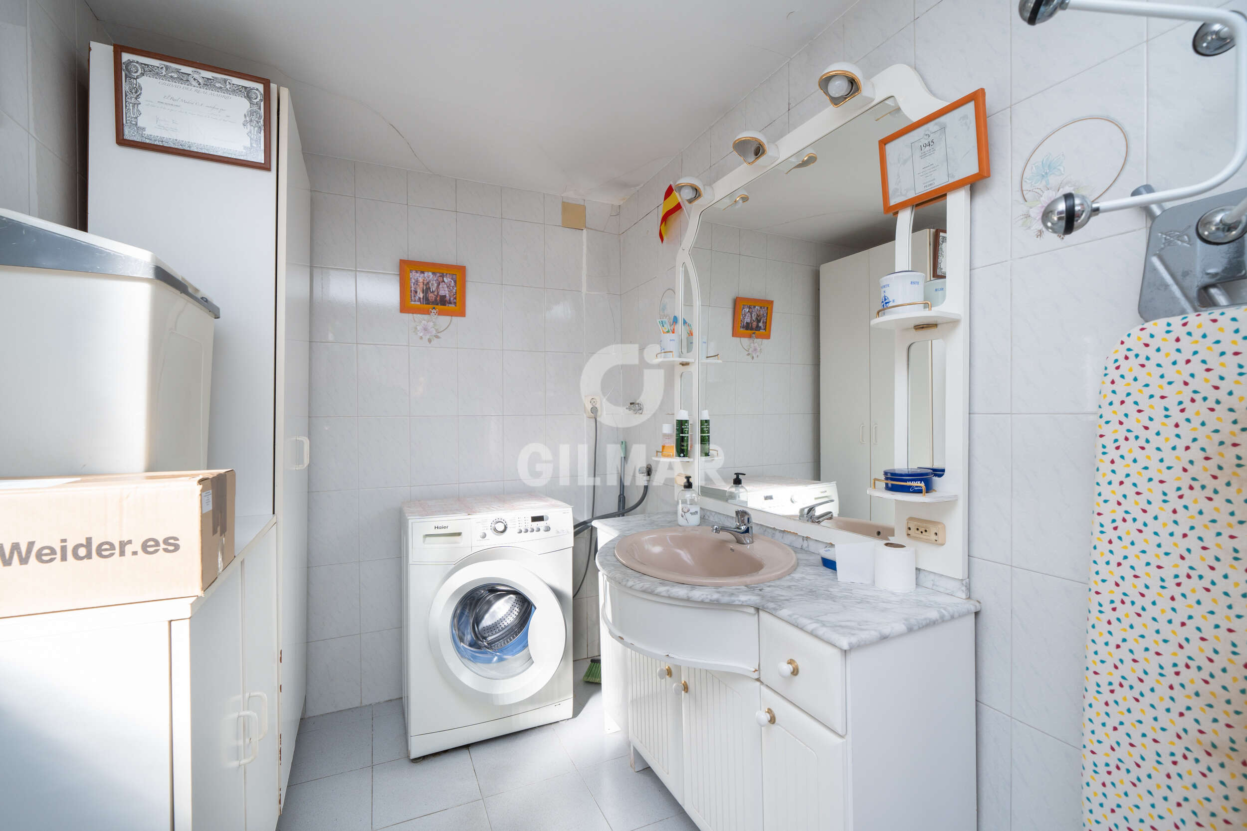 Photo of Semi-detached house