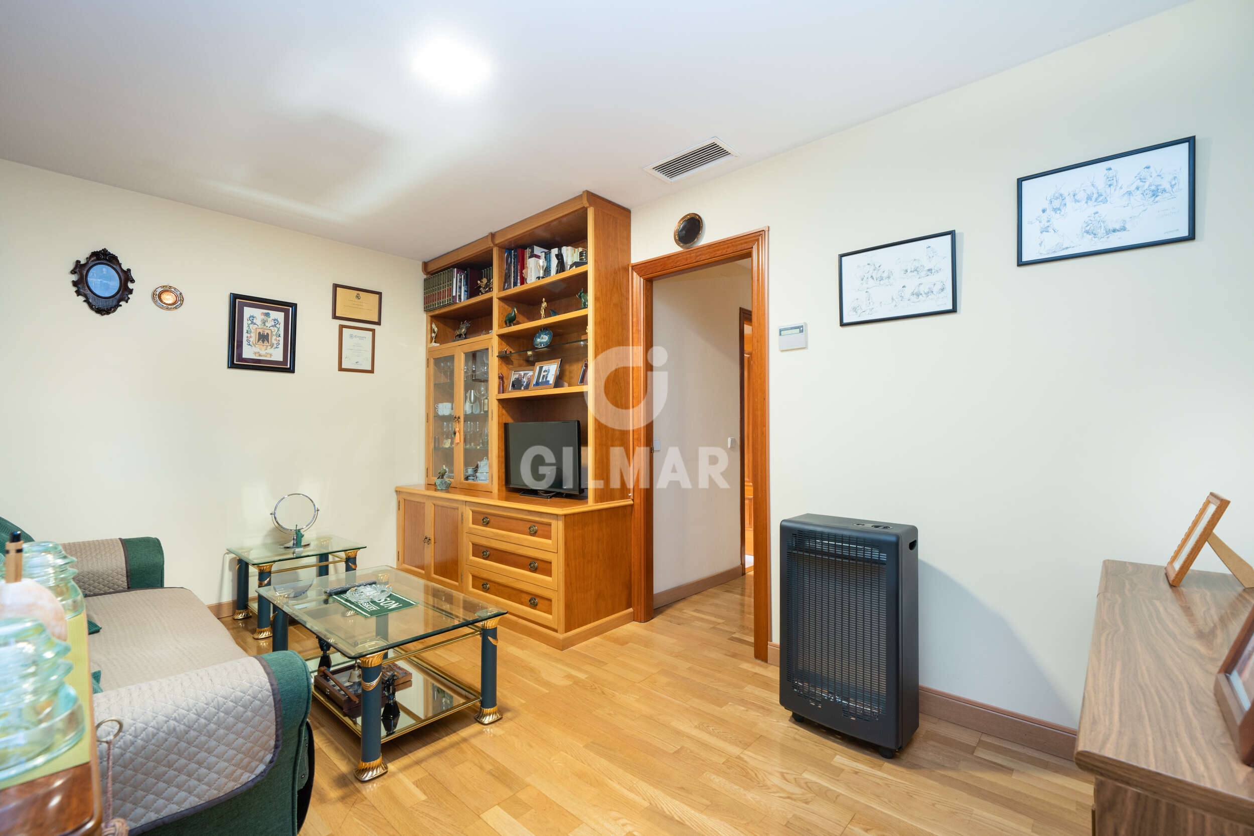 Photo of Semi-detached house