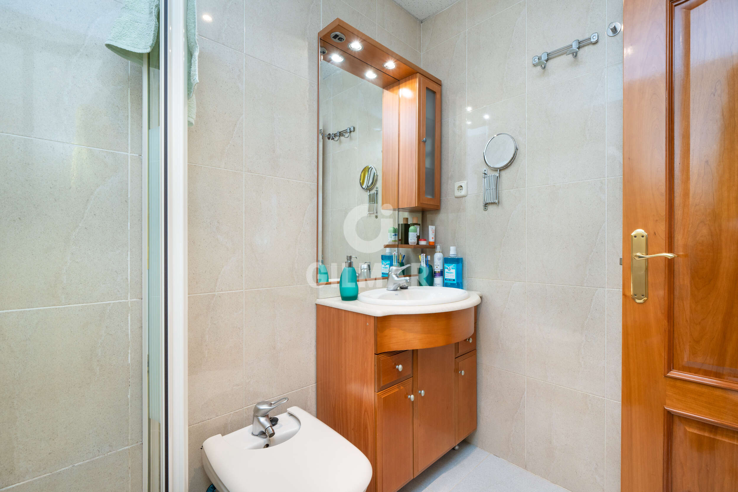 Photo of Semi-detached house