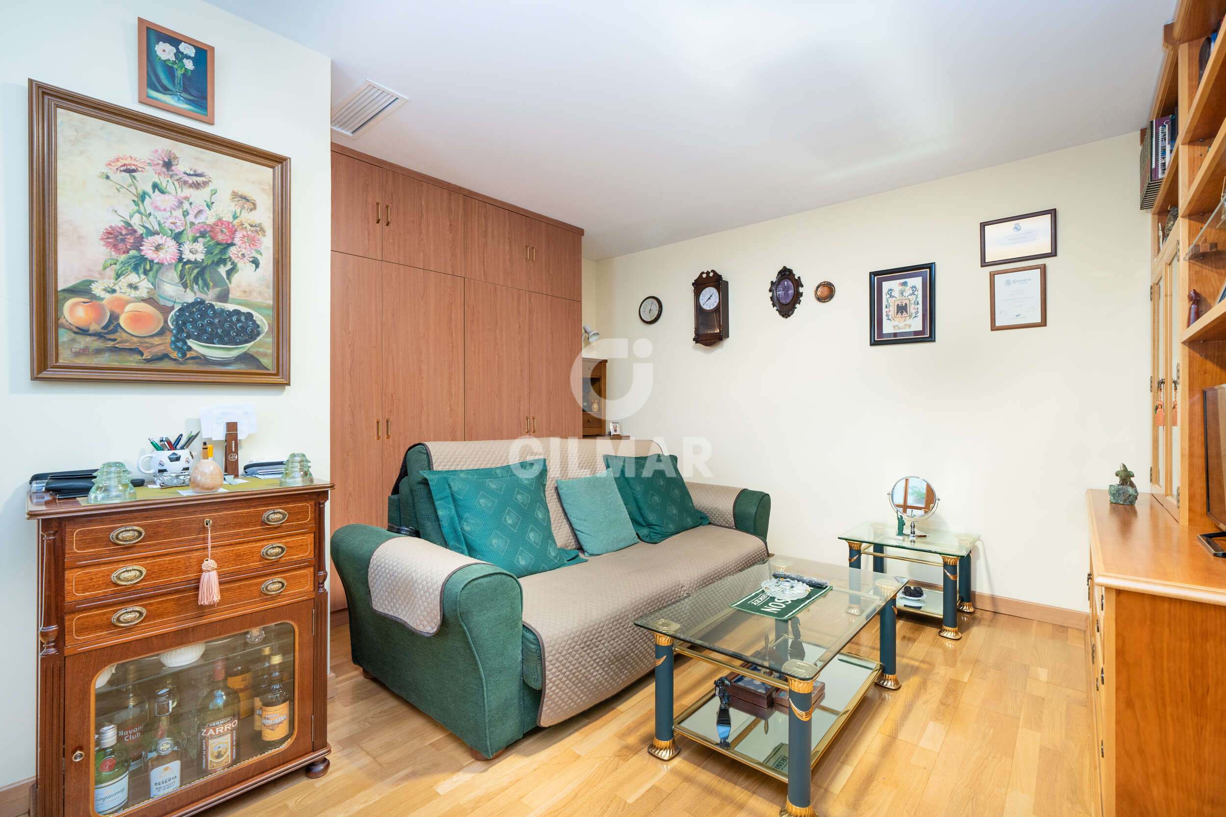 Photo of Semi-detached house