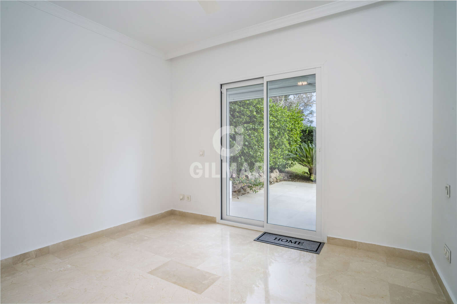 Property slider Gilmar