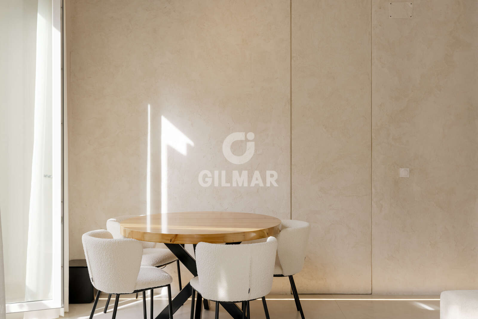 Property slider Gilmar