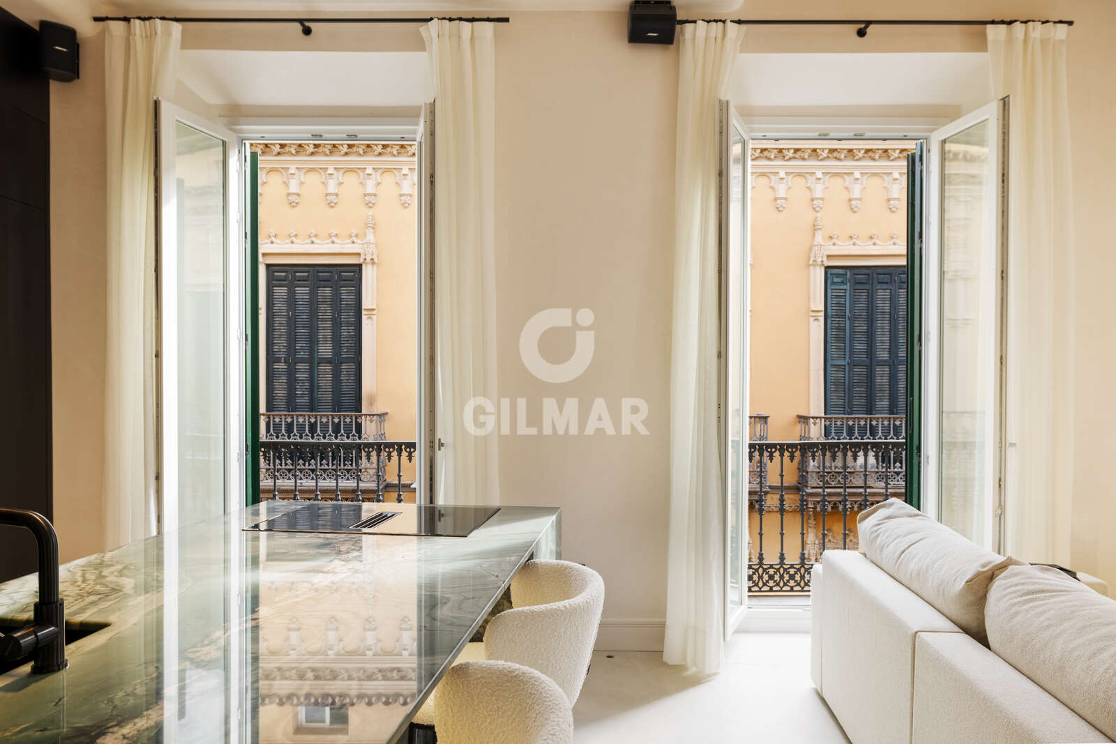 Property slider Gilmar