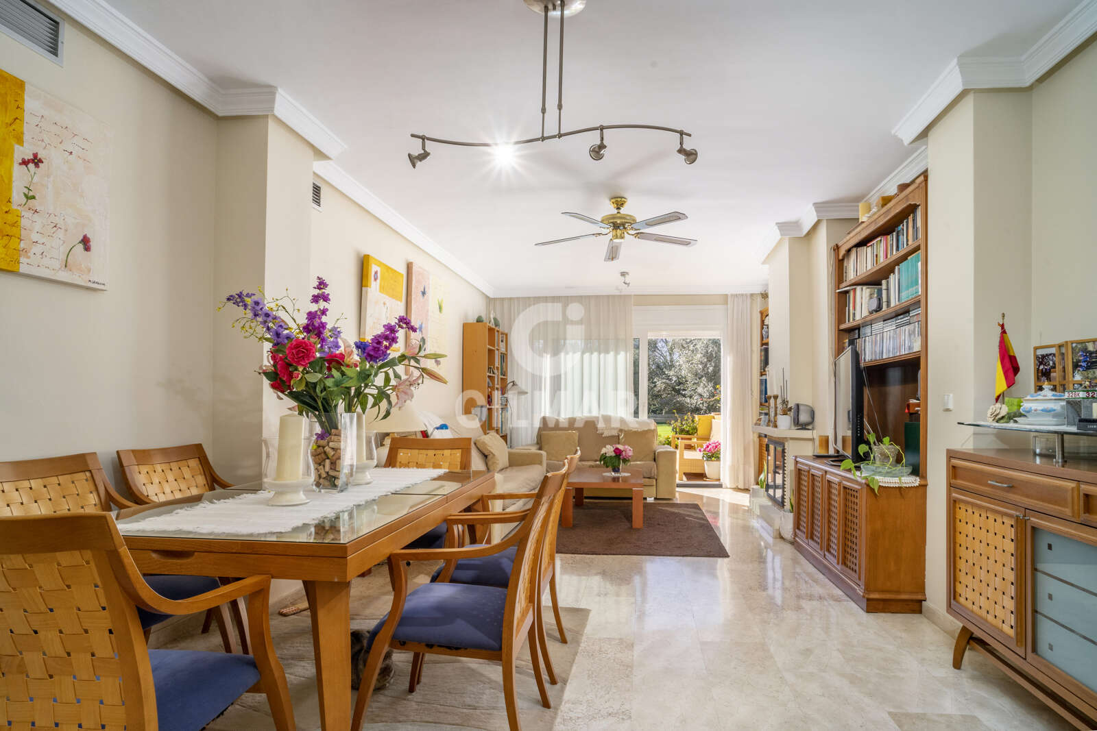 Property slider Gilmar