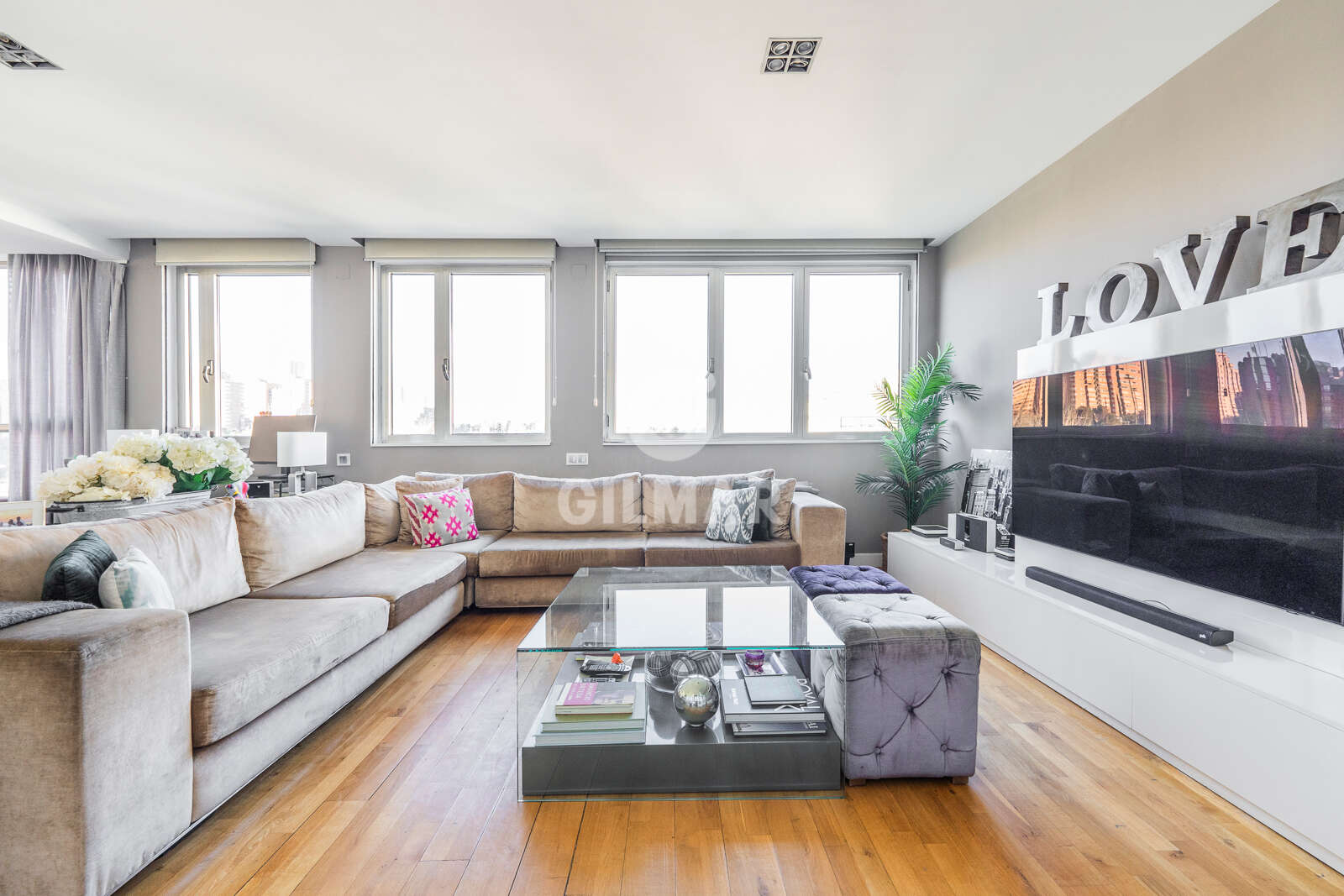 Property slider Gilmar