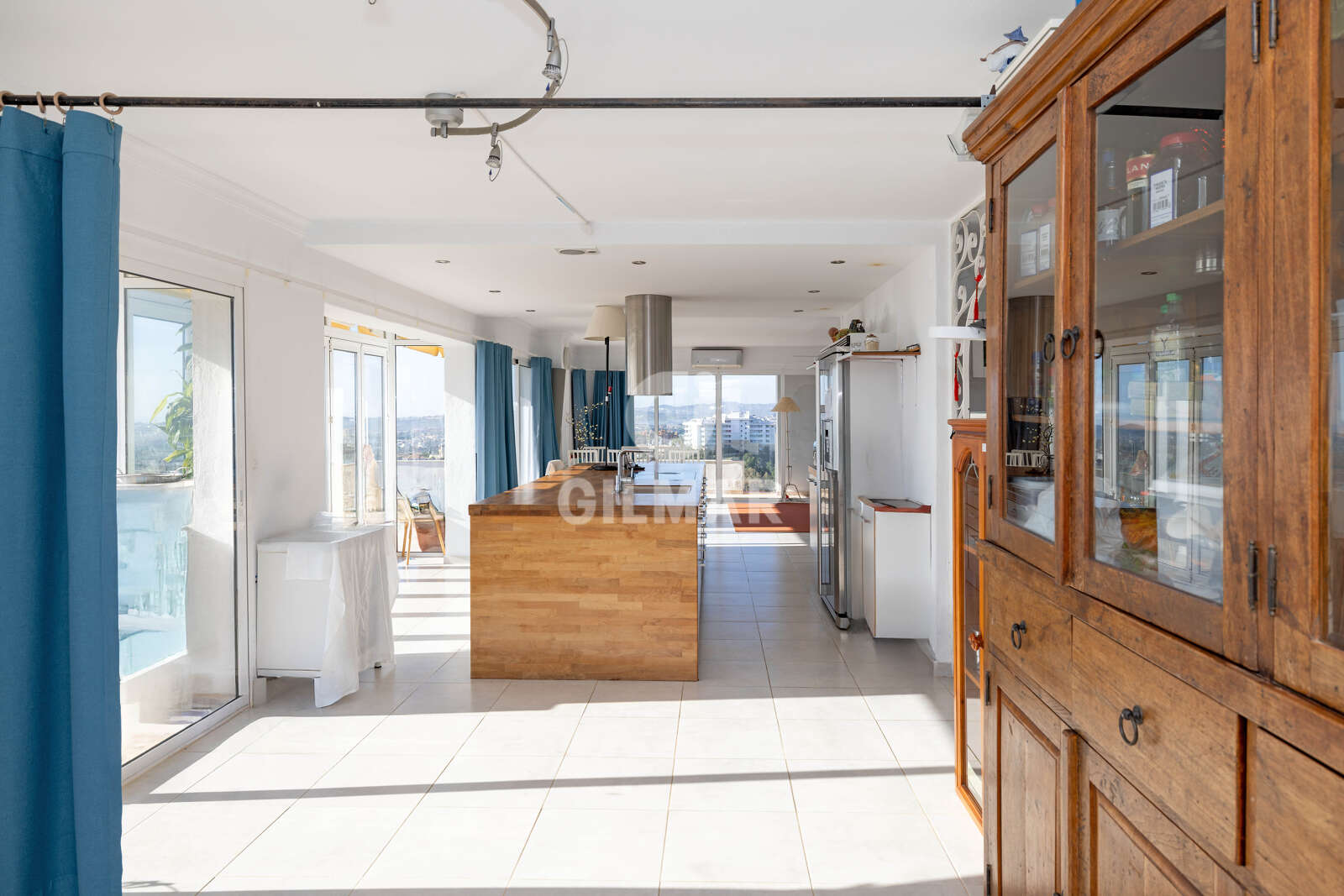 Property slider Gilmar