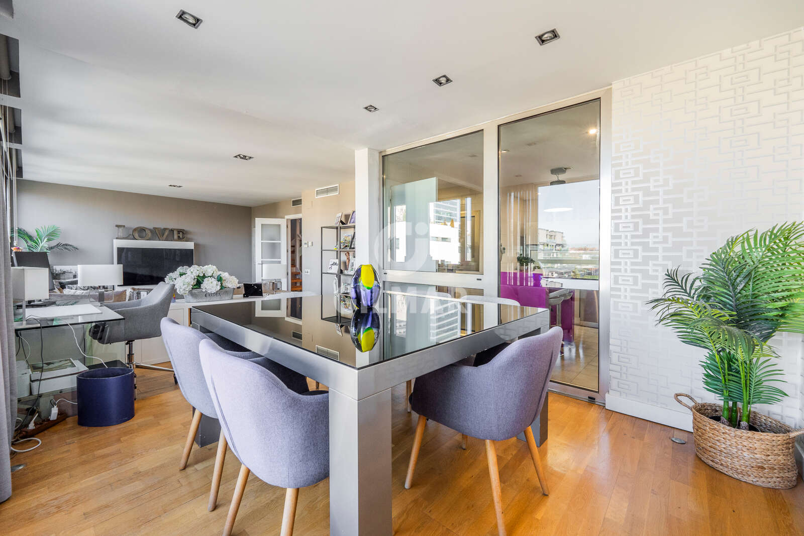 Property slider Gilmar
