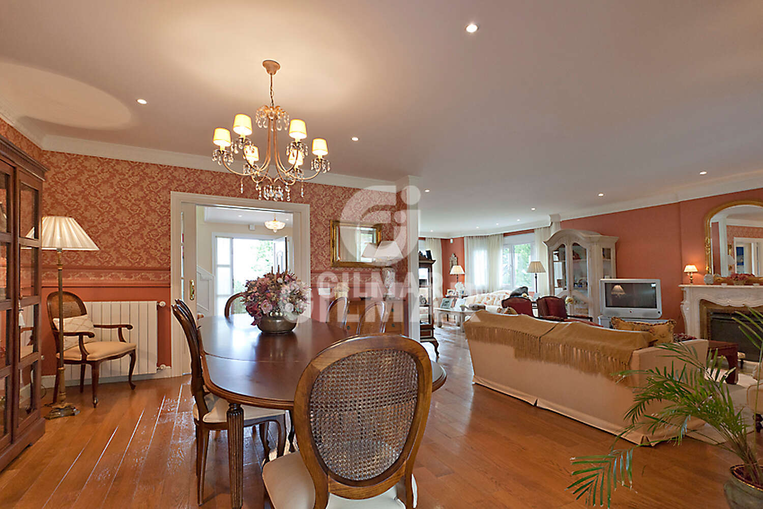 Photo of Detached house
