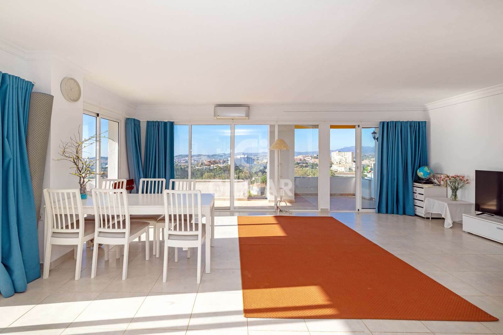Property slider Gilmar