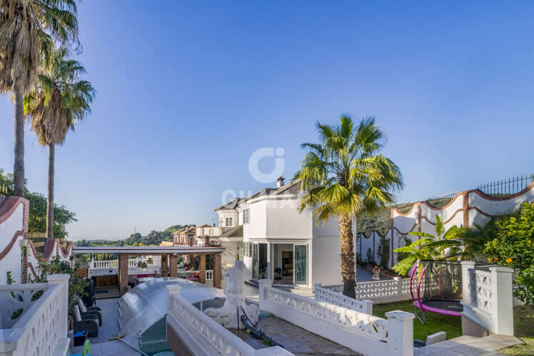 Villa for sale in Estepona Este – Málaga | Gilmar Consulting