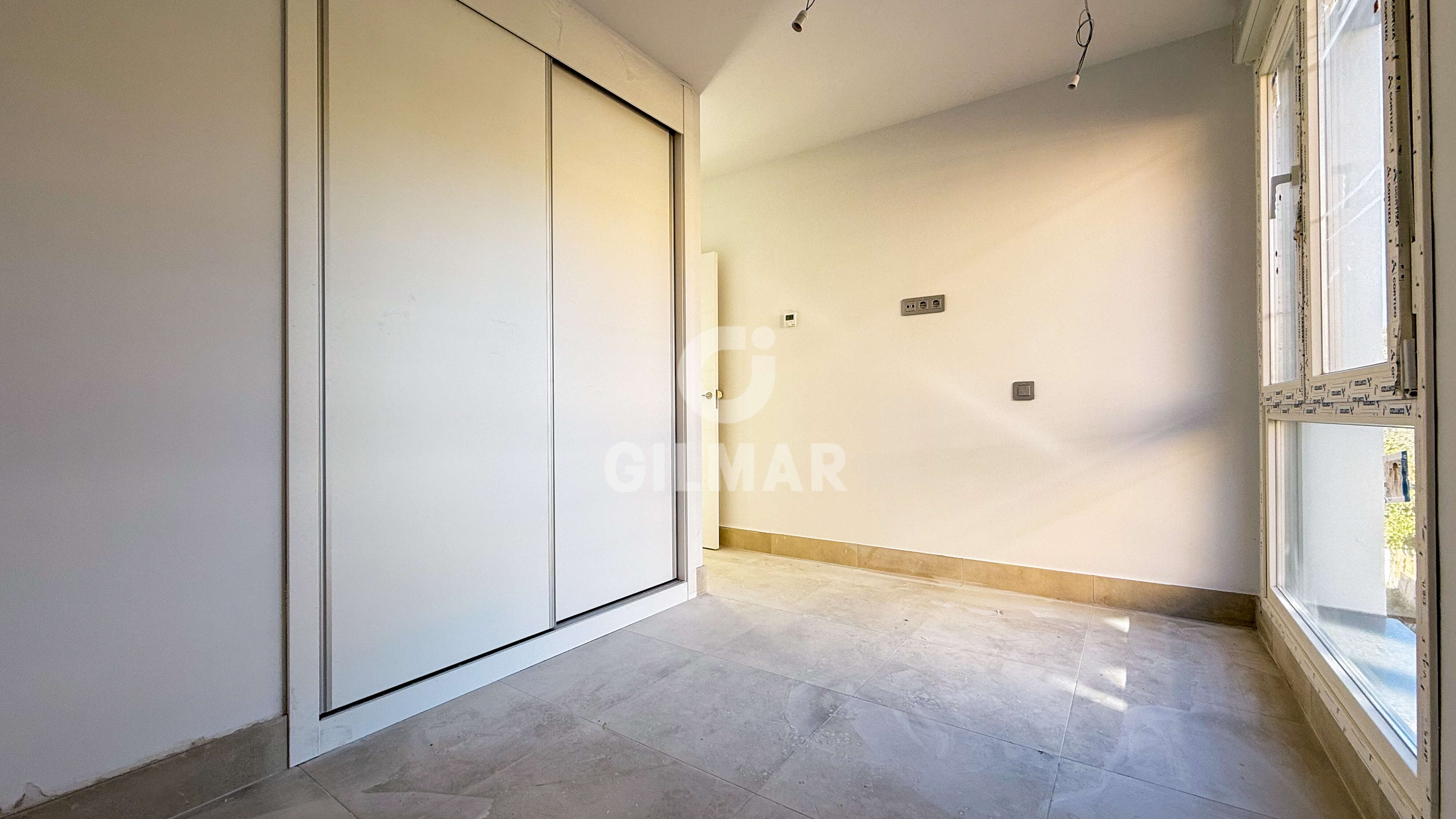 Photo of Semi-detached house