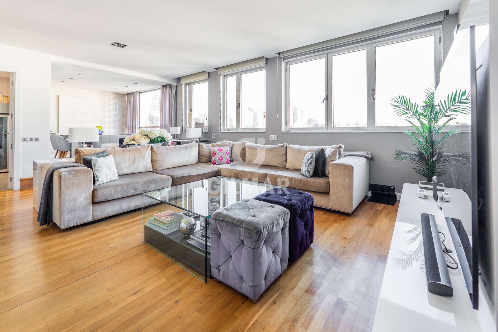 Property slider Gilmar