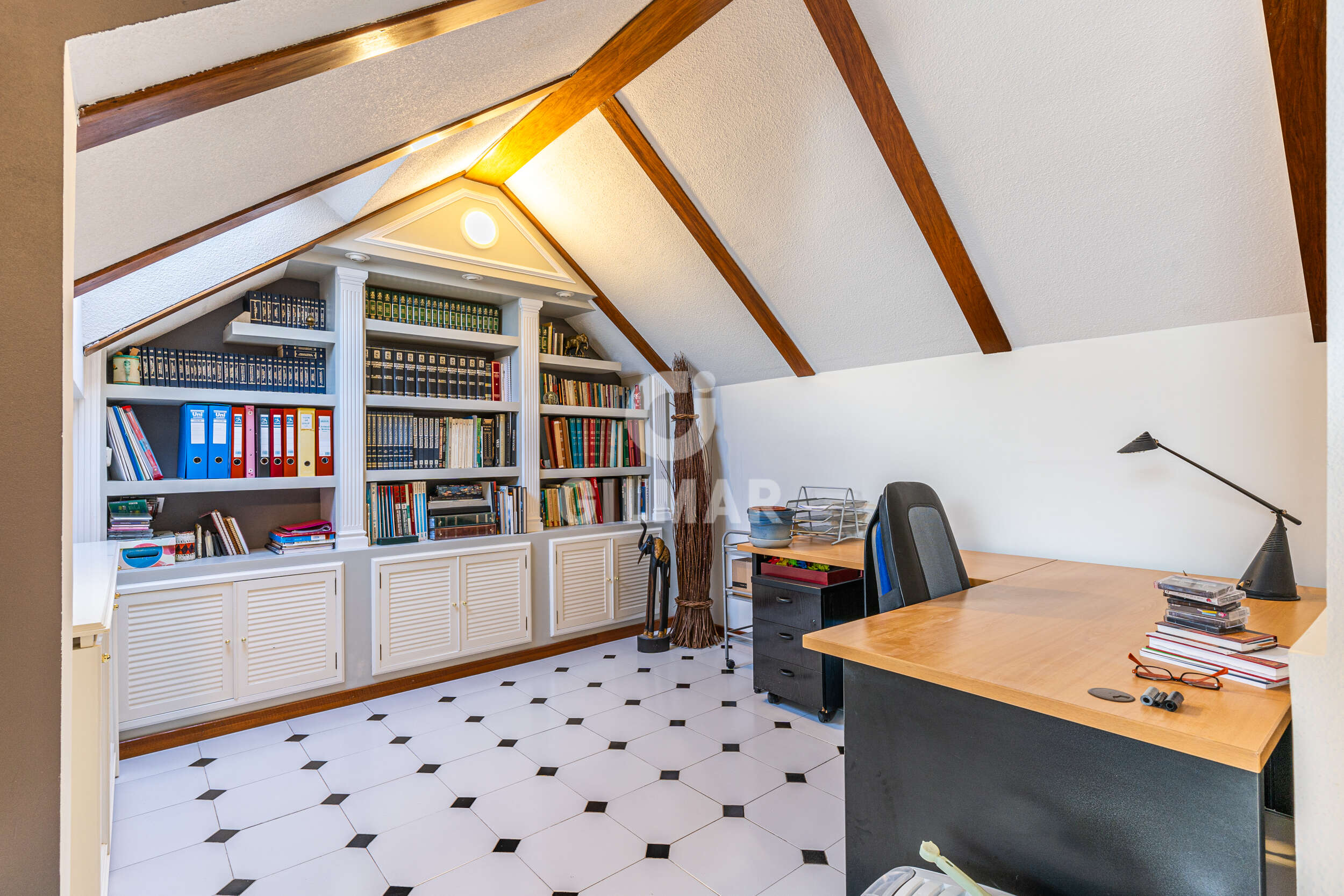 Photo of Semi-detached house