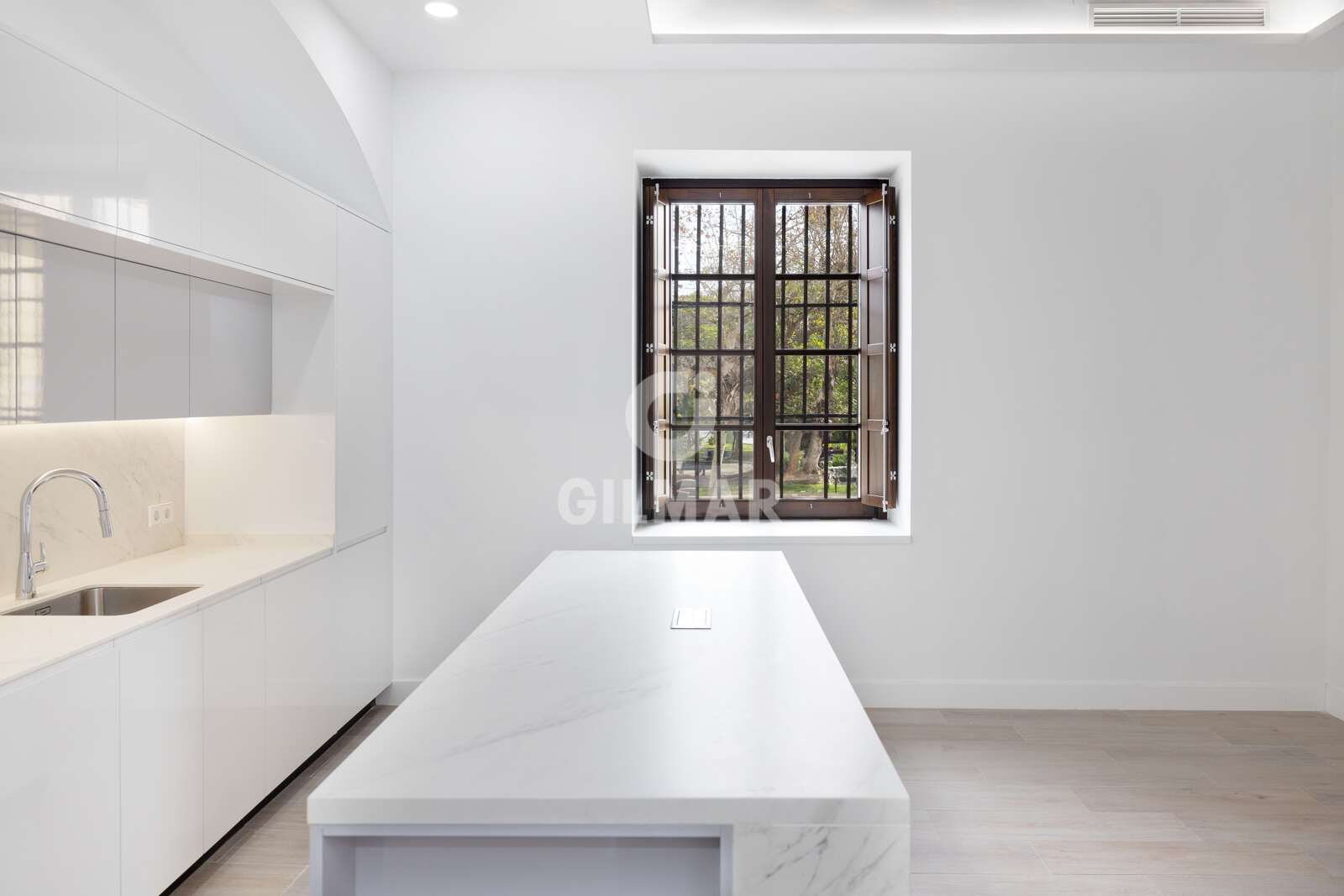Property slider Gilmar
