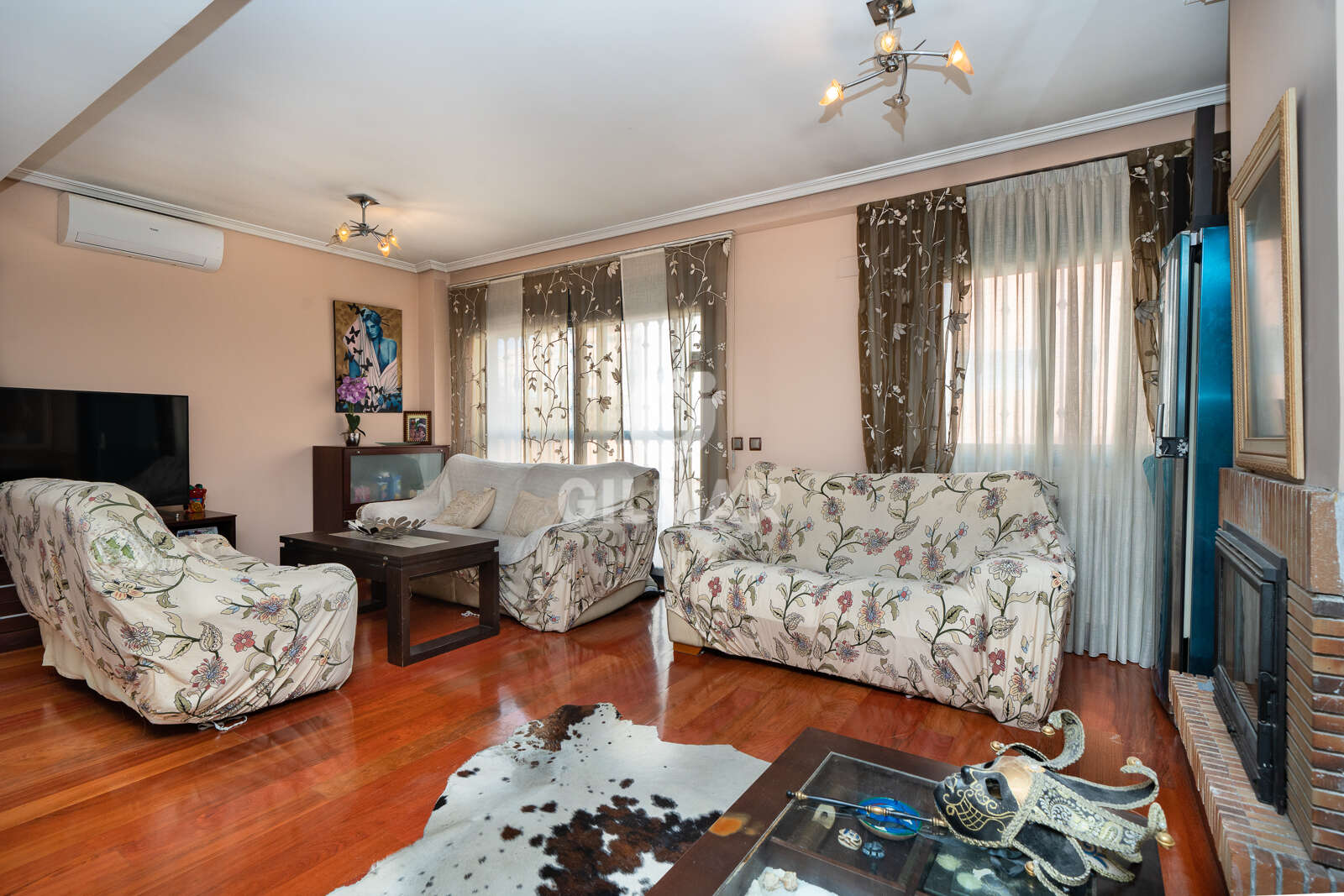 Property slider Gilmar