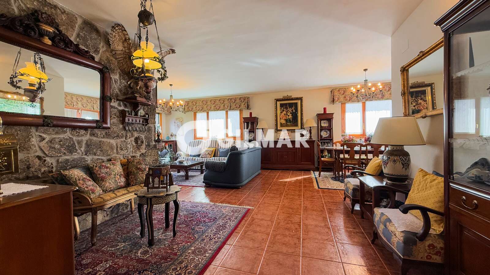 Property slider Gilmar