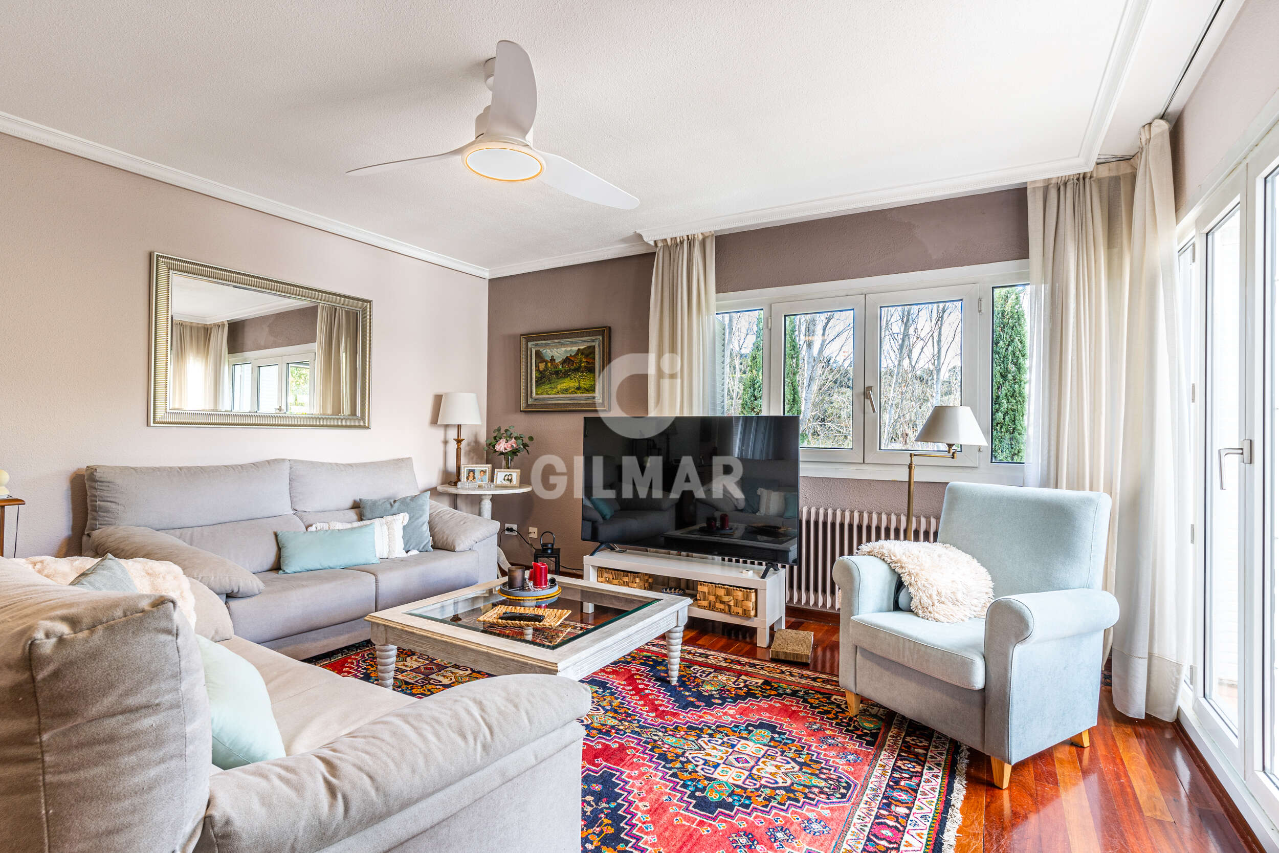 Photo of Semi-detached house