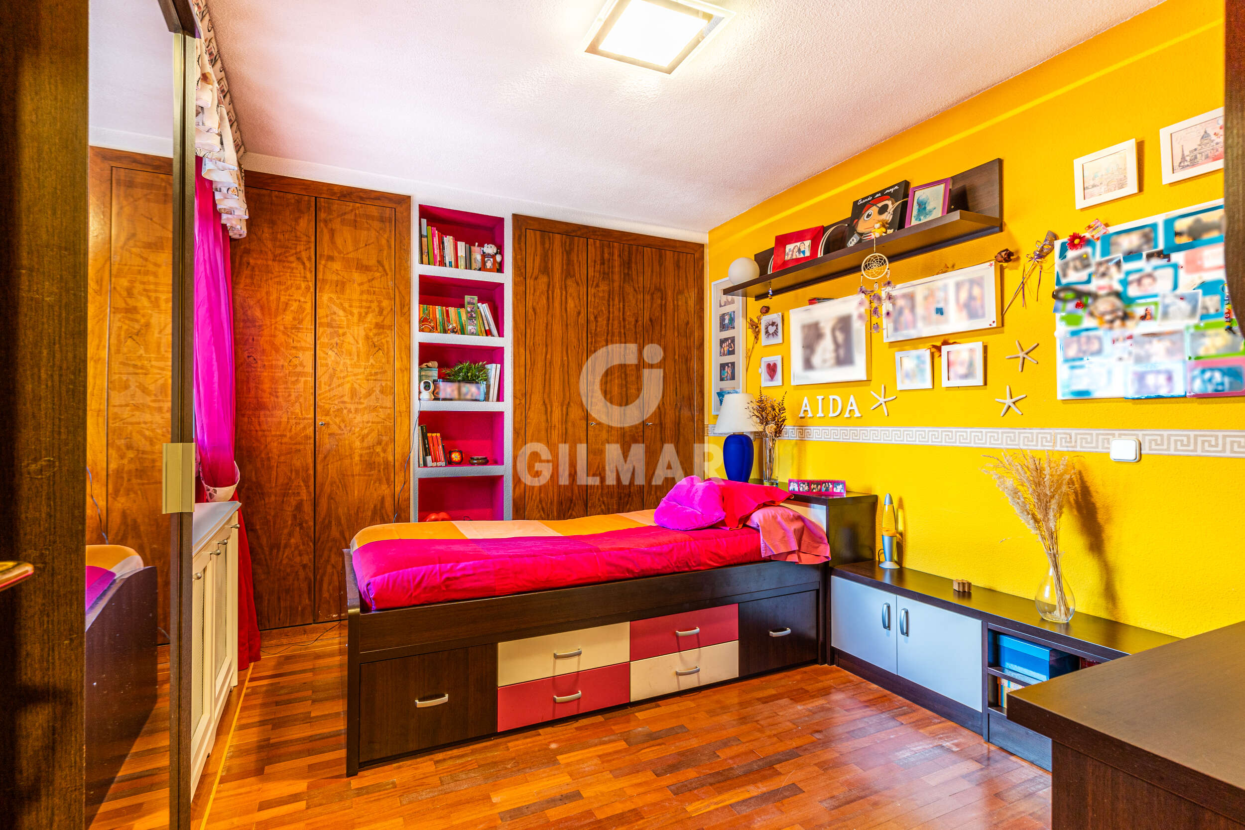 Photo of Semi-detached house