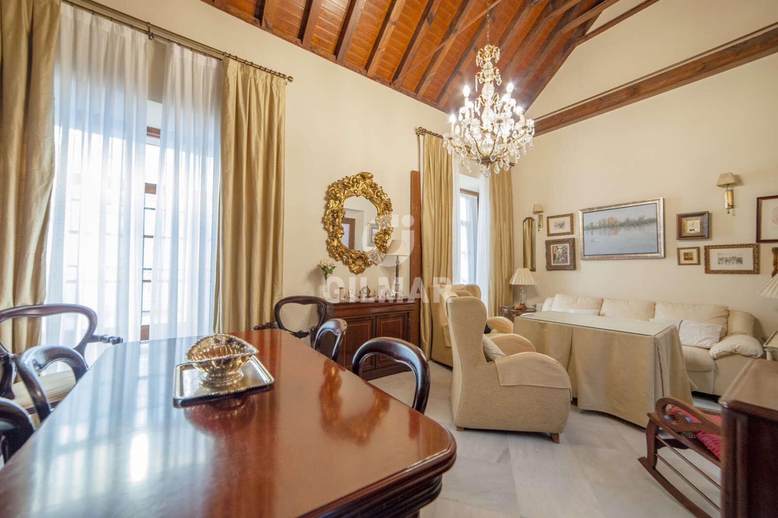 Property slider Gilmar