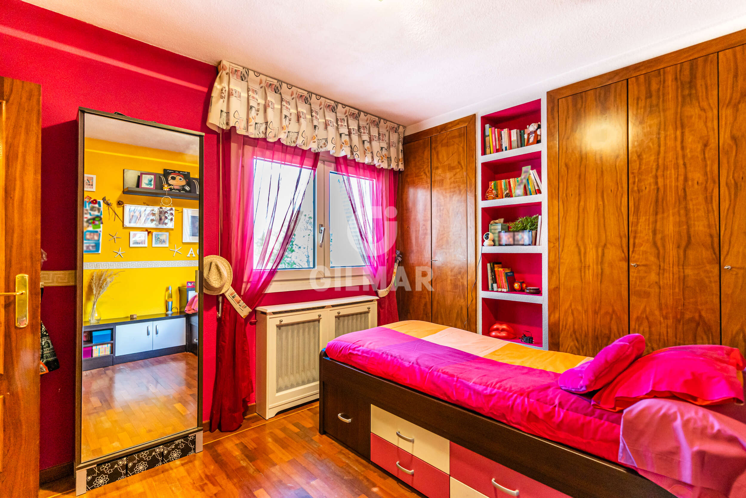 Photo of Semi-detached house