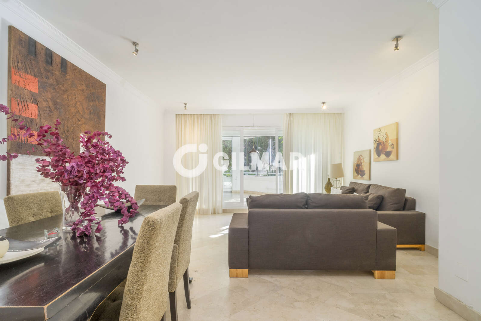 Property slider Gilmar
