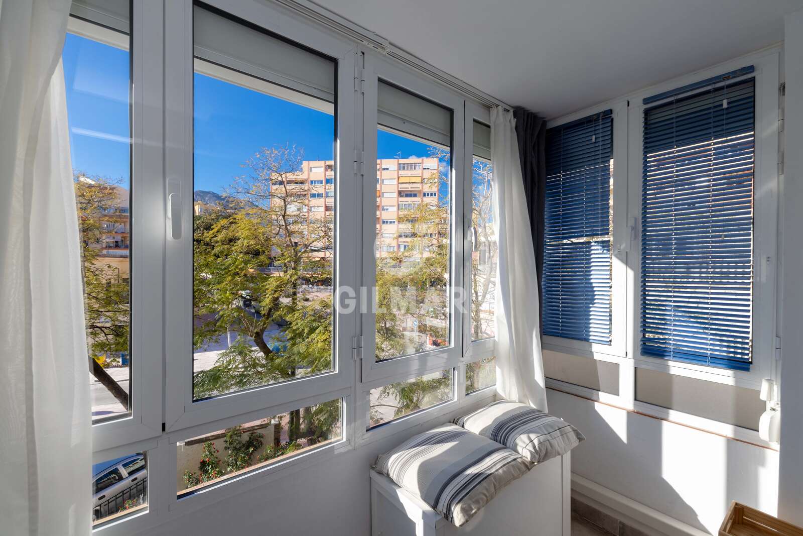 Property slider Gilmar