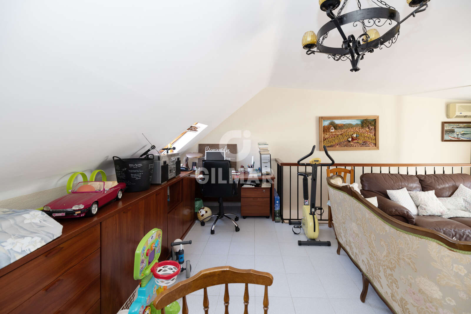 Property slider Gilmar