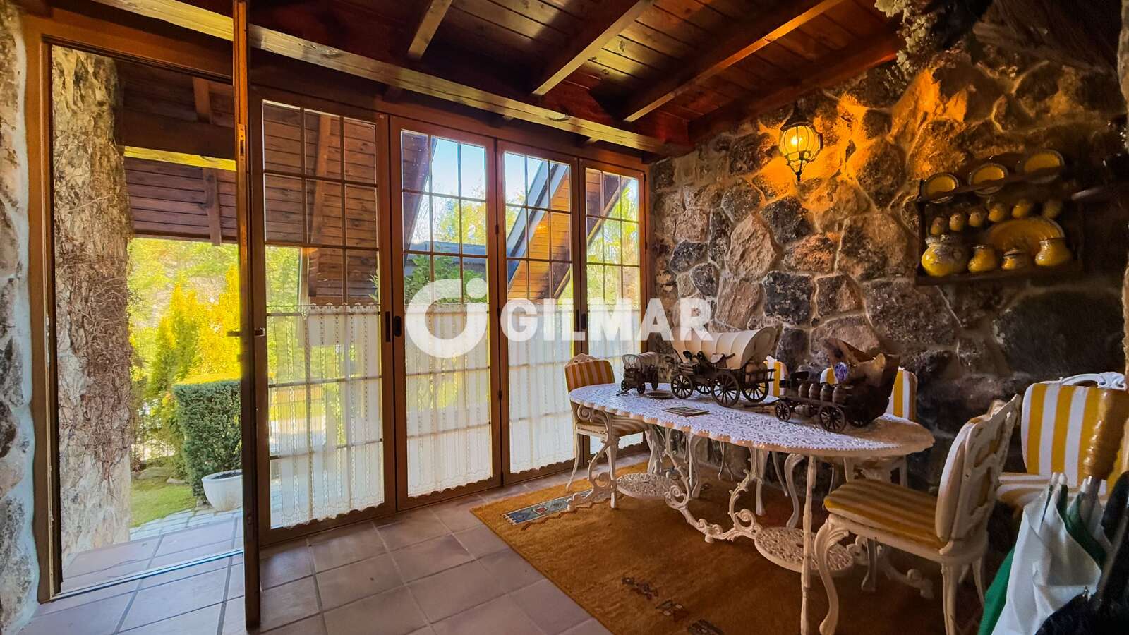 Property slider Gilmar