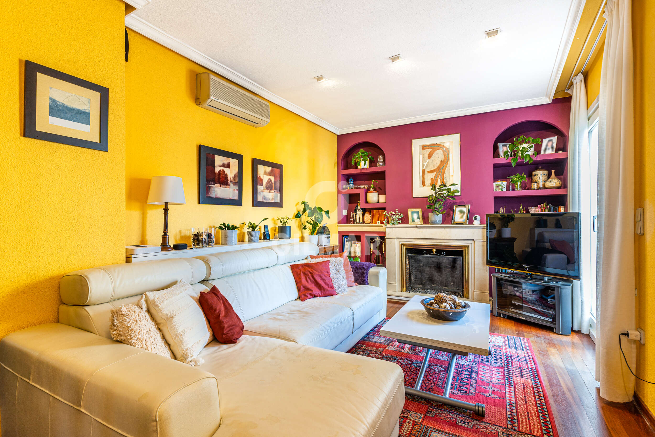 Photo of Semi-detached house