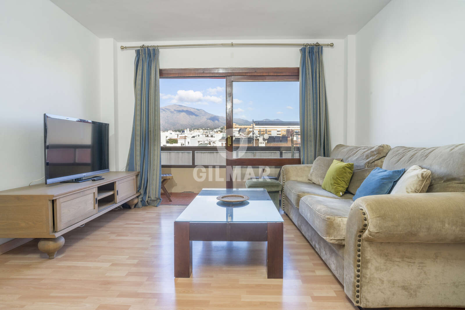 Property slider Gilmar