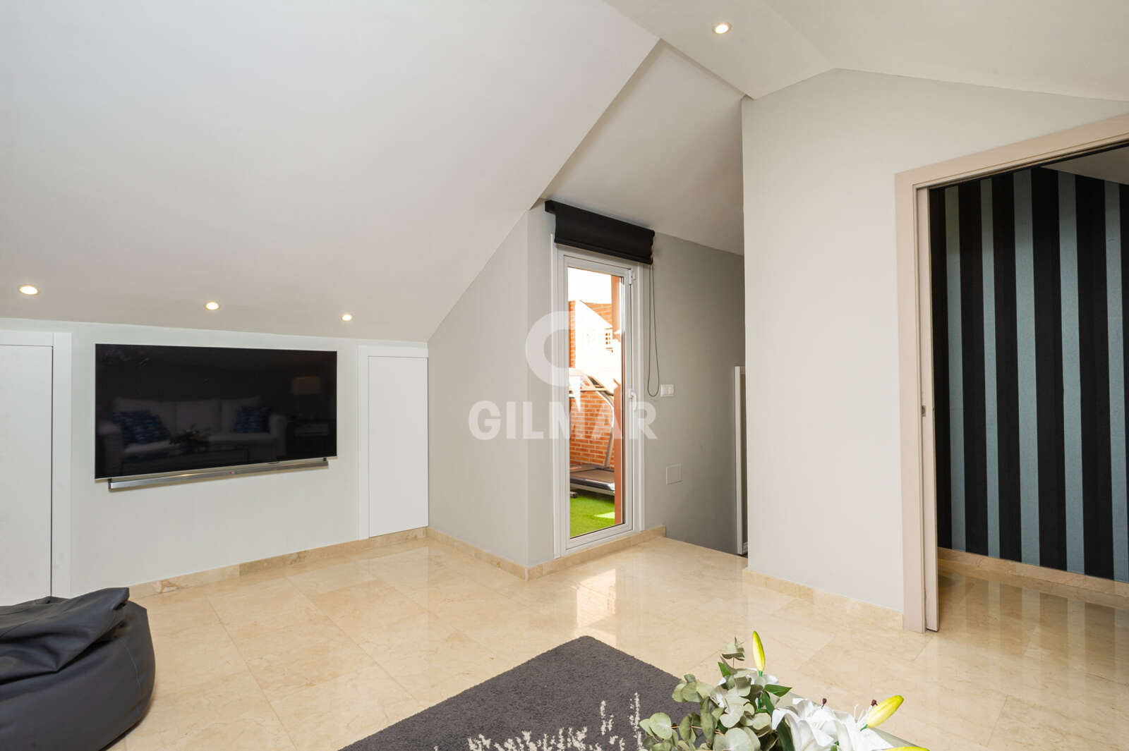 Property slider Gilmar