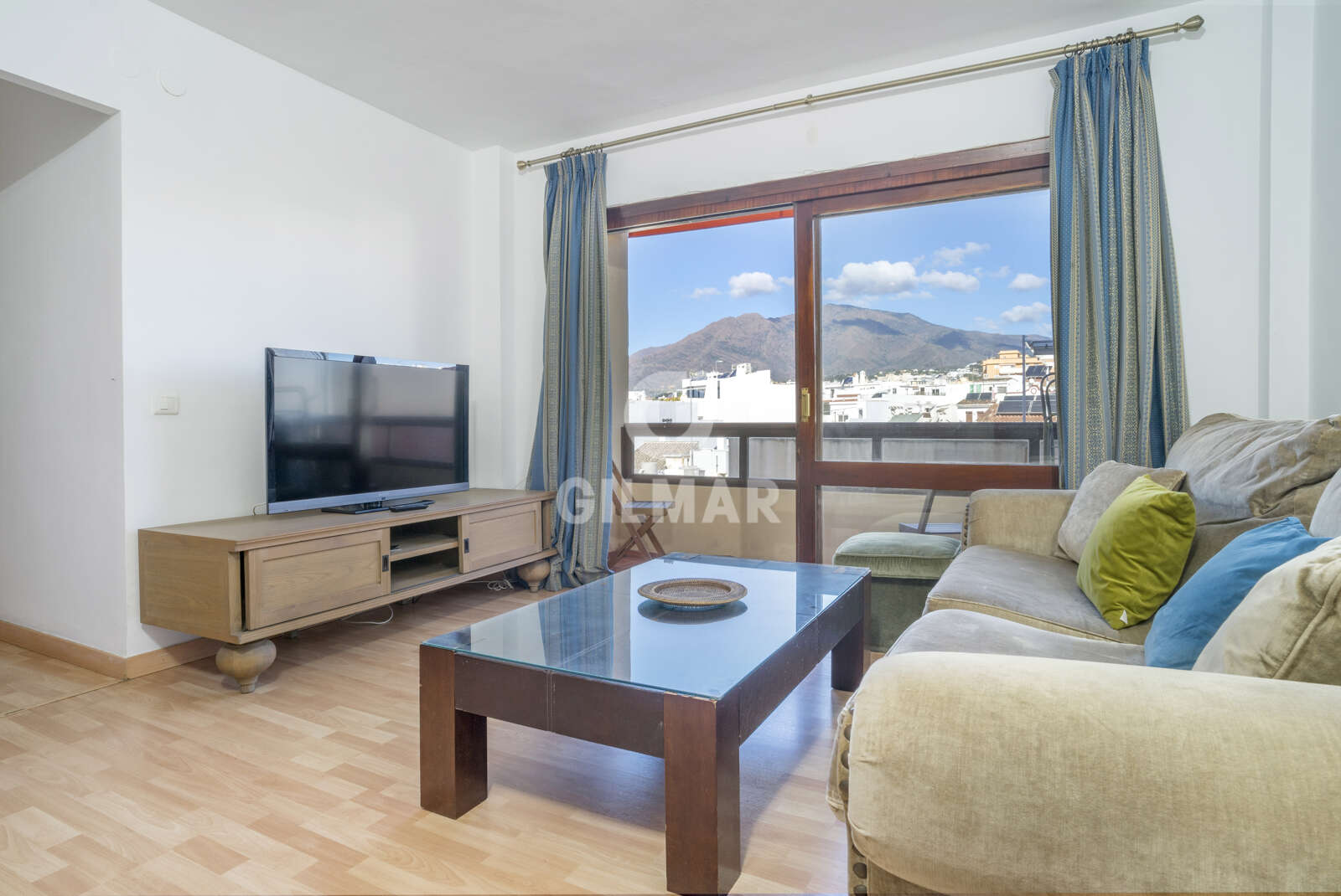 Property slider Gilmar