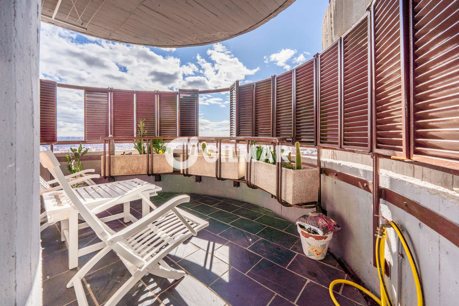 Property slider Gilmar