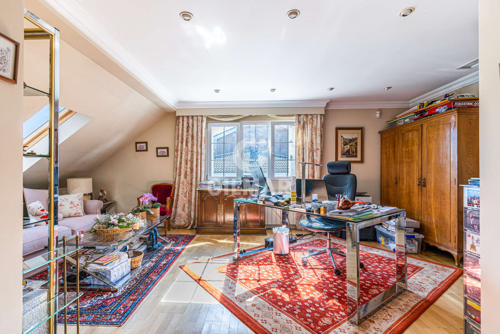 Property slider Gilmar