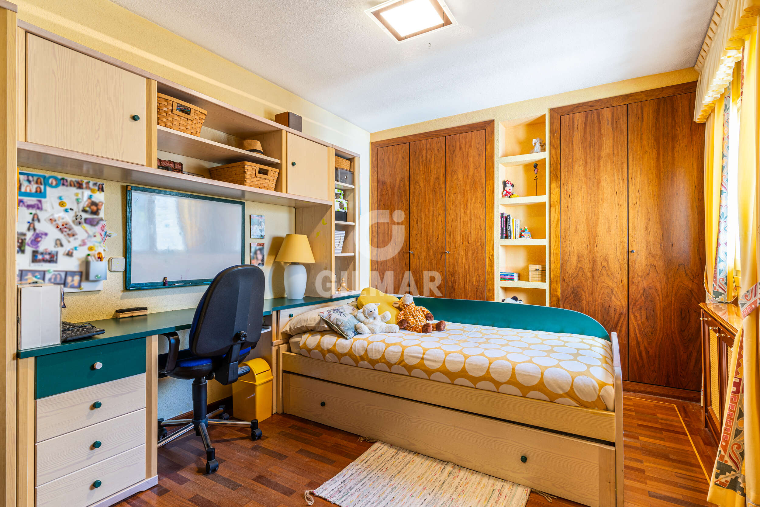 Photo of Semi-detached house