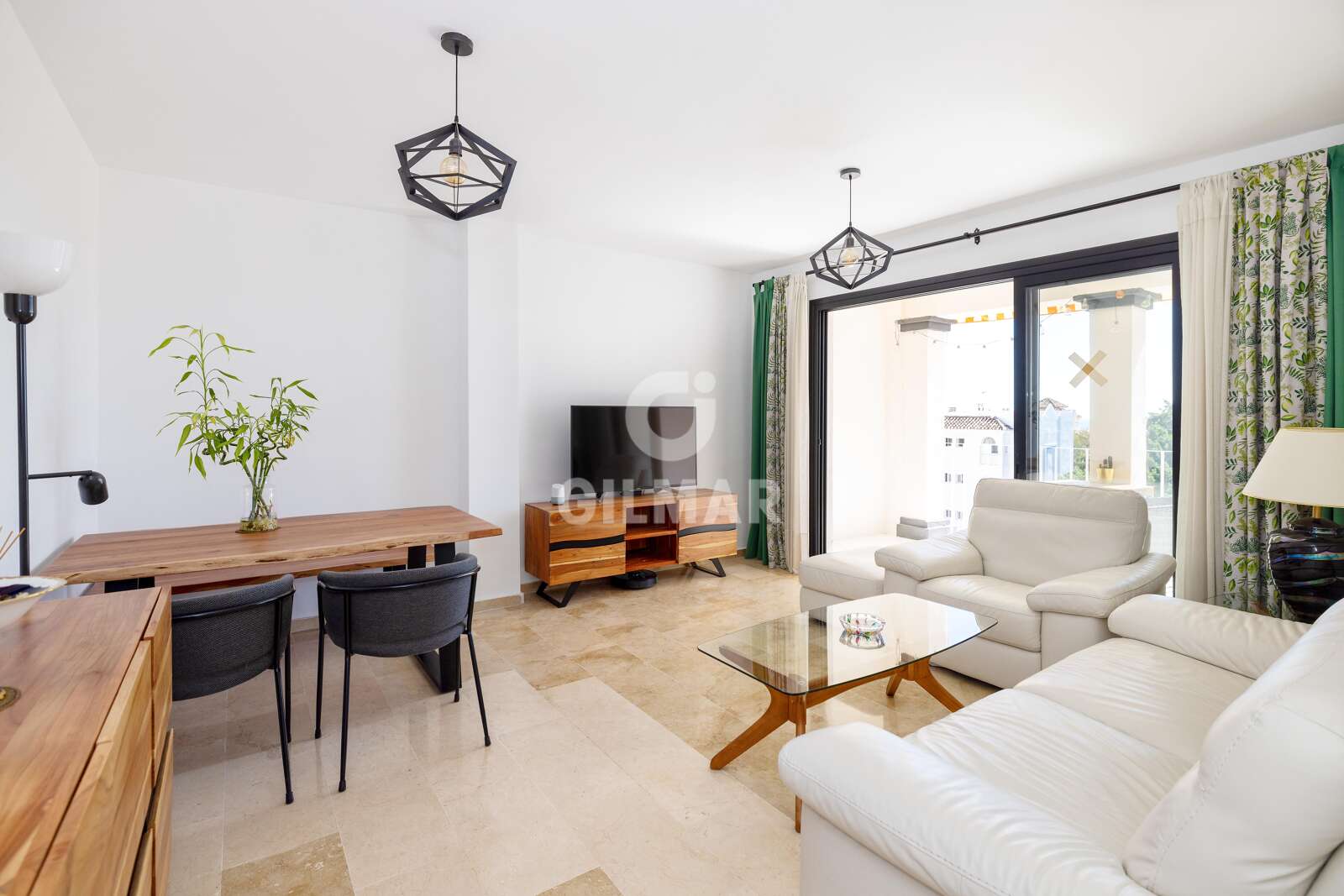 Property slider Gilmar