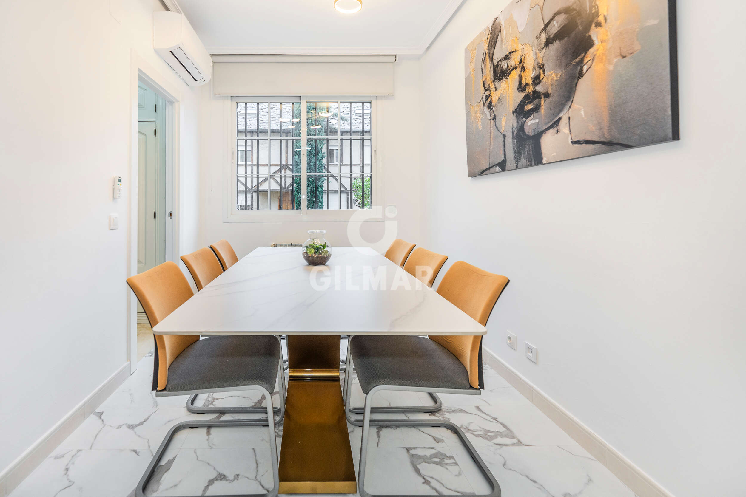 Photo of Semi-detached house