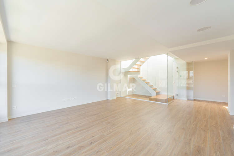 Ático-Dúplex en venta en San Juan Bautista – Madrid | Gilmar