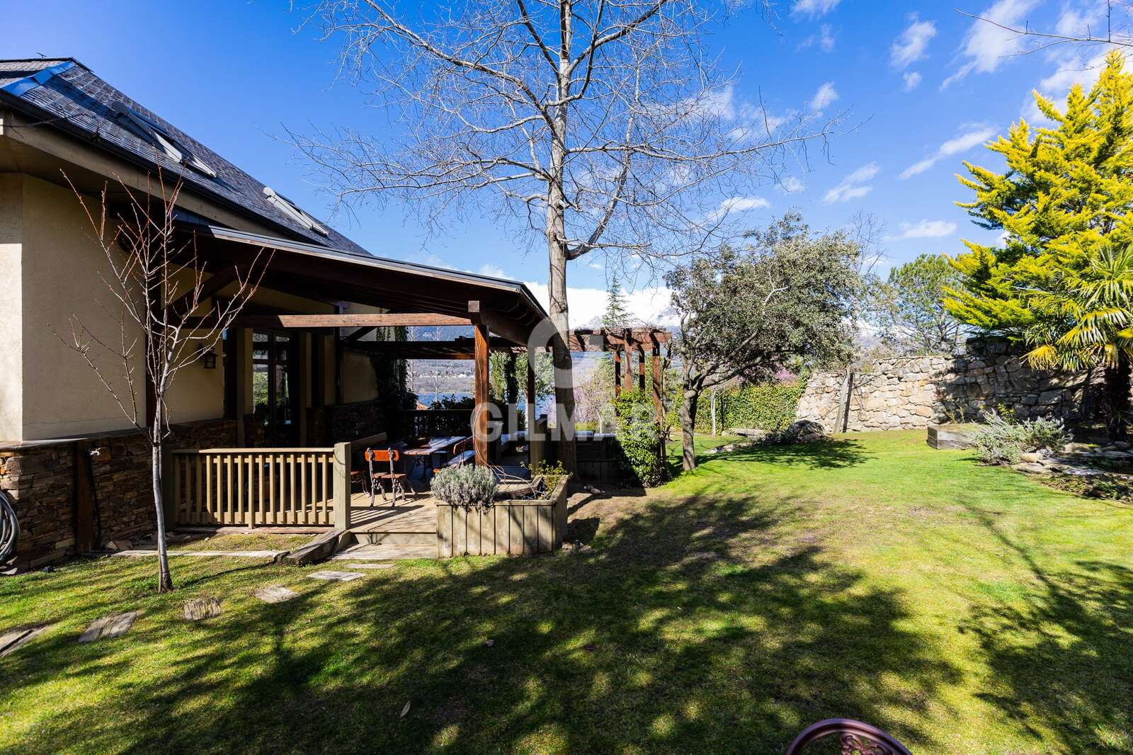 Property slider Gilmar