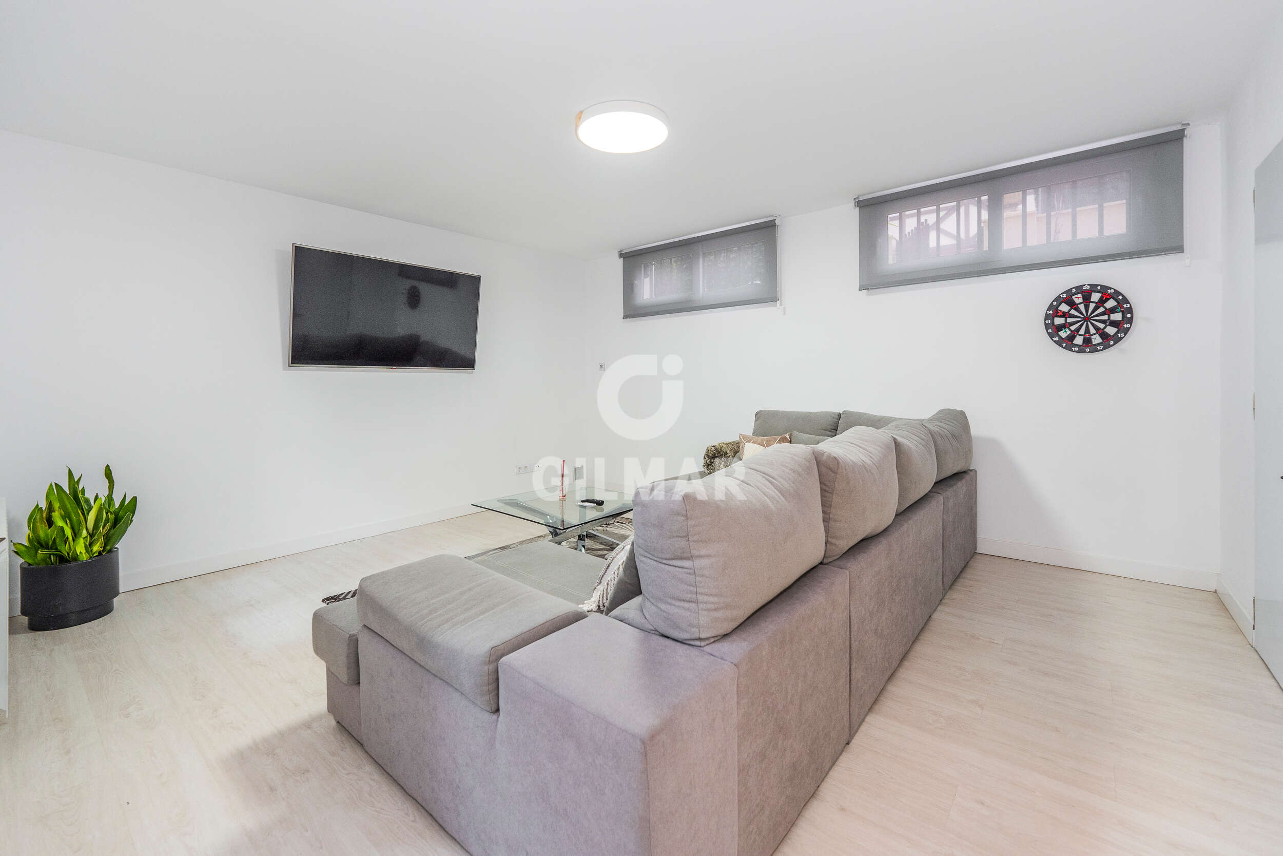 Photo of Semi-detached house