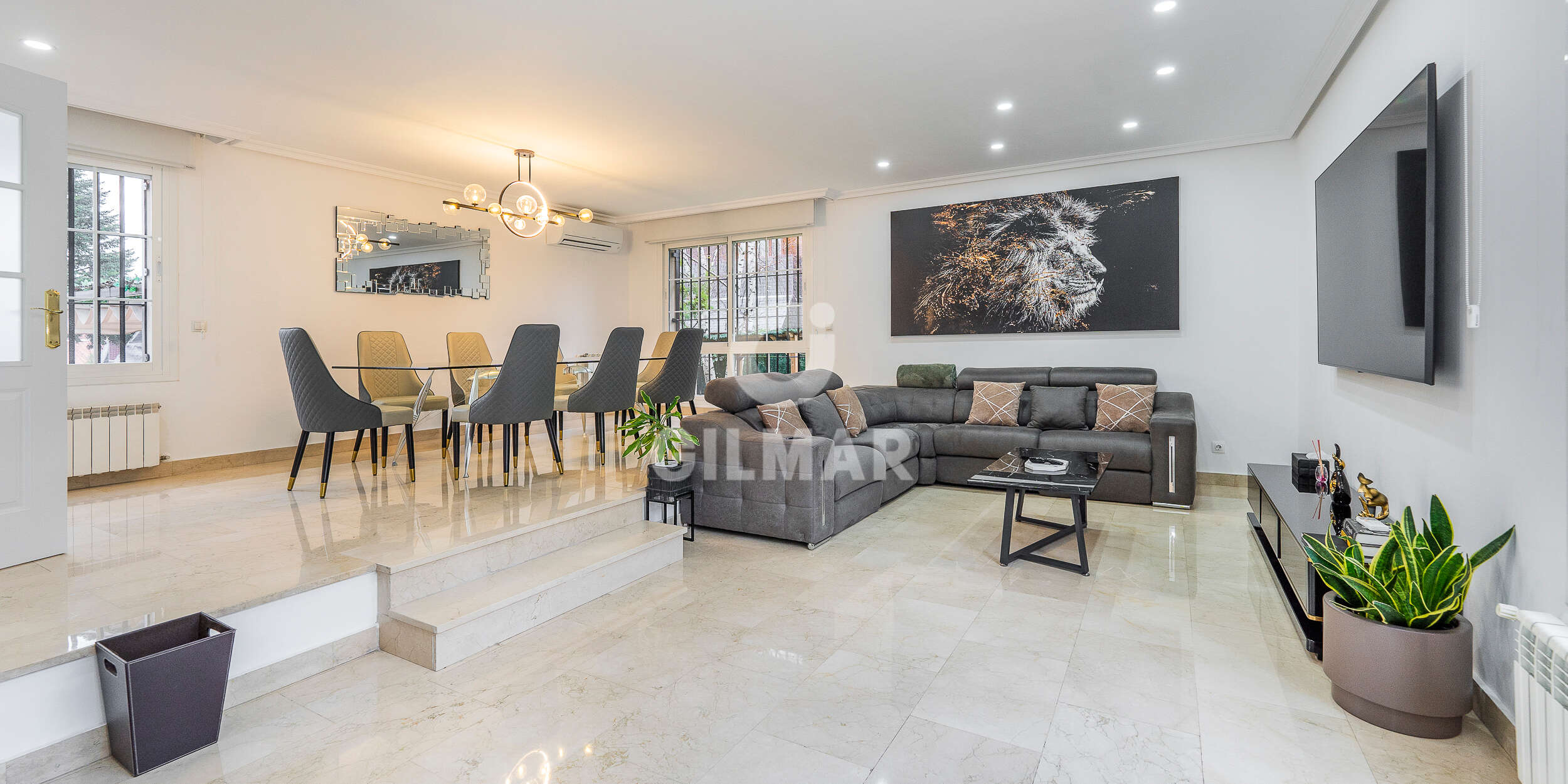 Photo of Semi-detached house