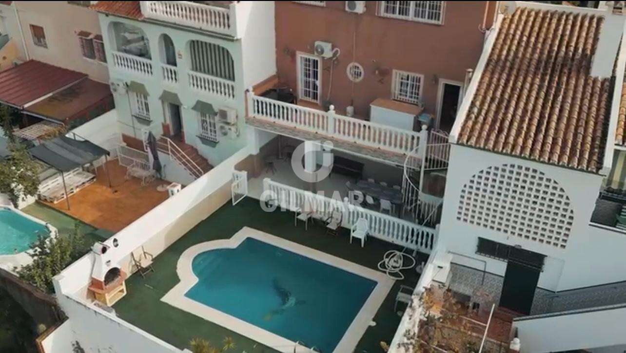 Photo of Semi-detached house