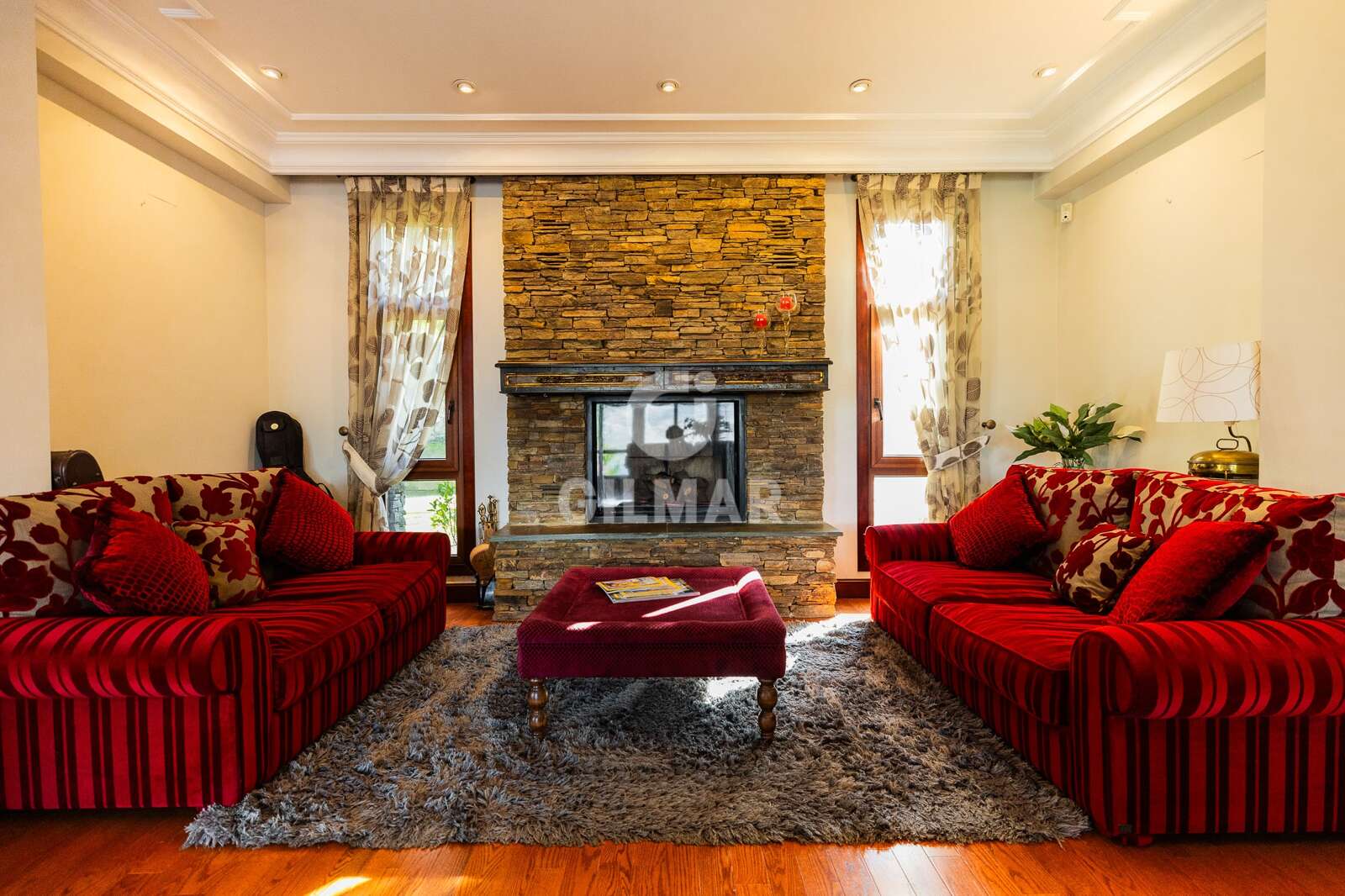 Property slider Gilmar