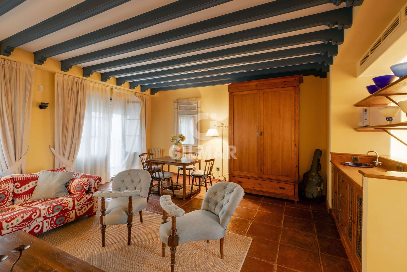 Property slider Gilmar