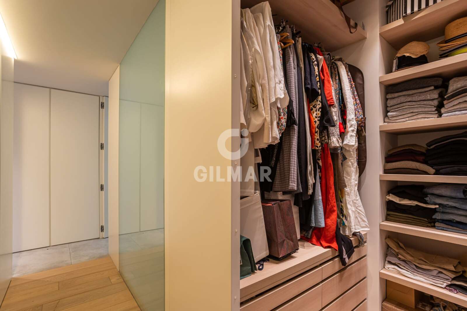 Property slider Gilmar