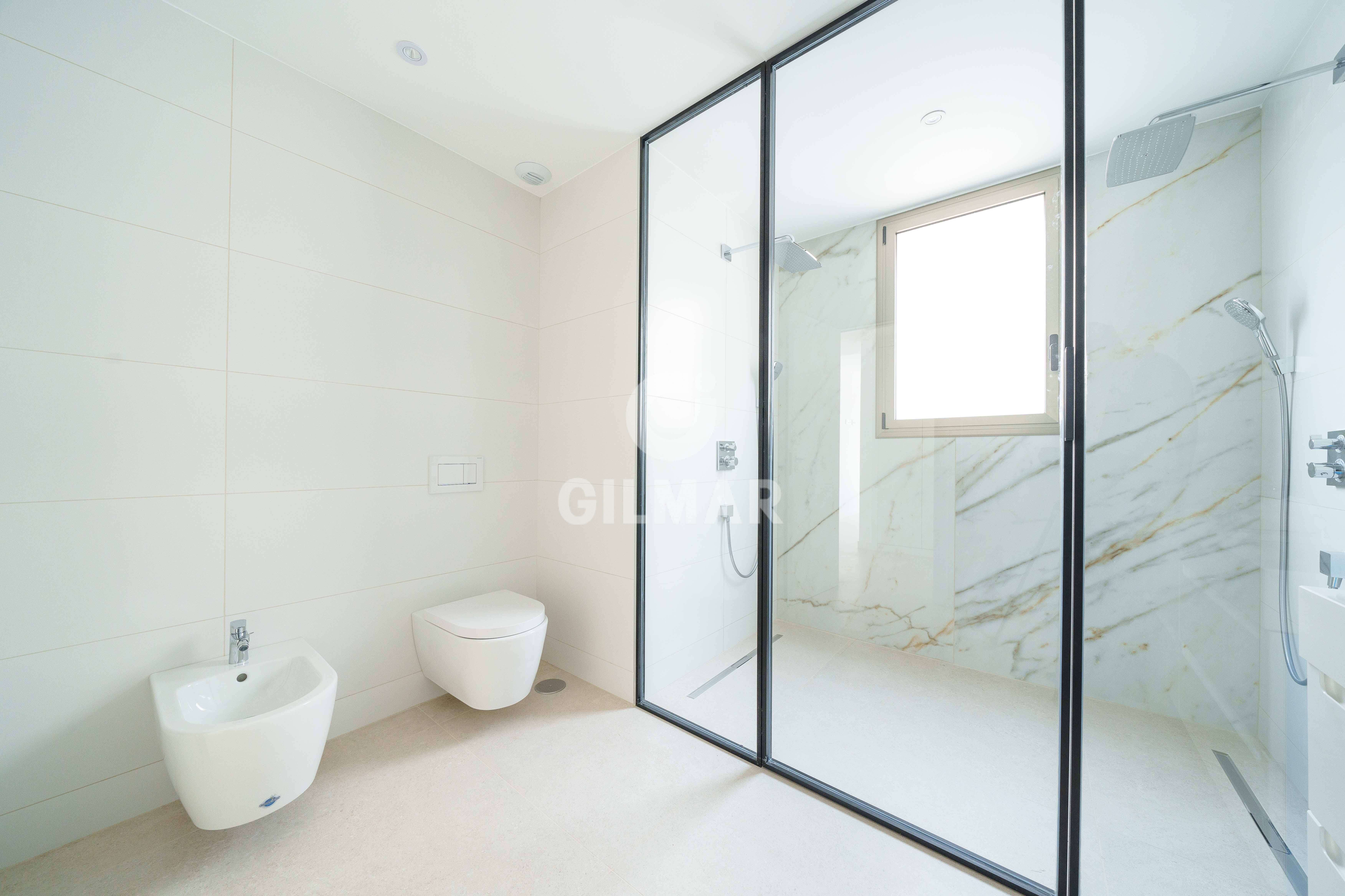 Photo of Semi-detached house