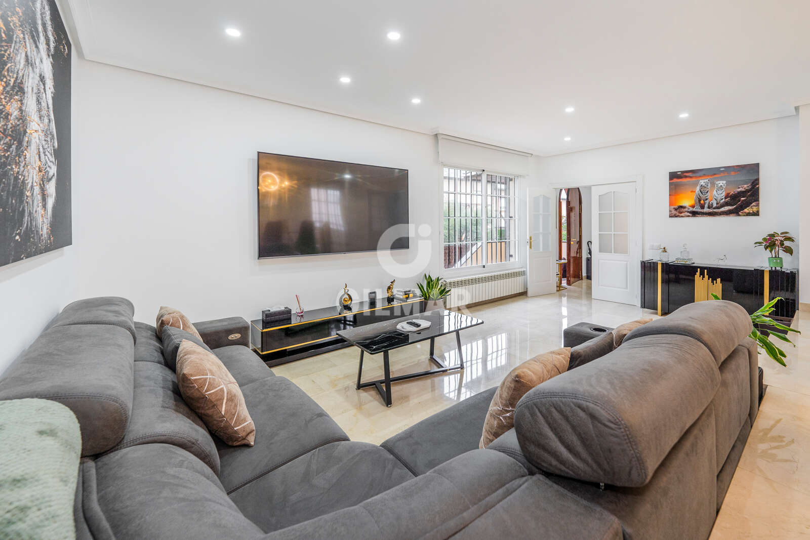 Property slider Gilmar