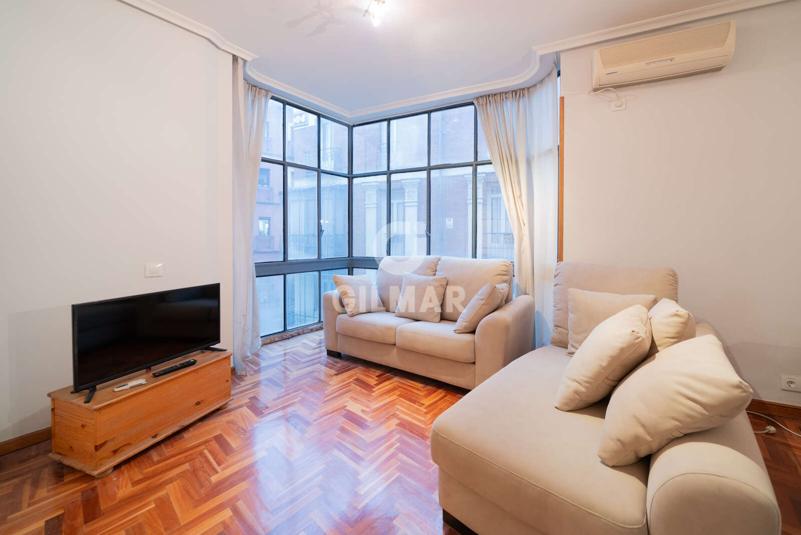 Property slider Gilmar